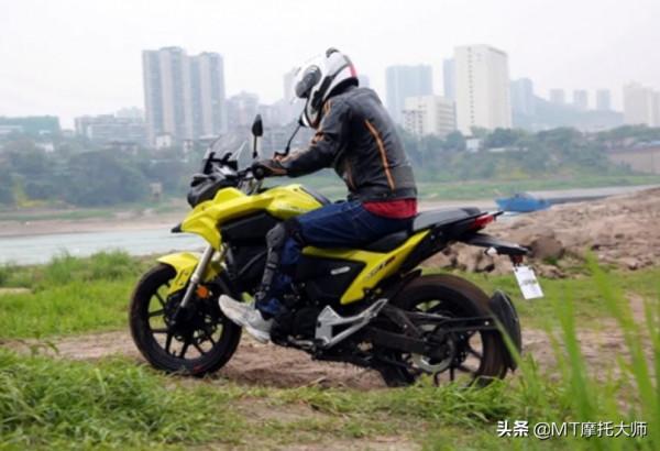 摩旅僅需1萬多!解讀國產入門級ADV:水冷電噴150發動機,14L油箱 摩旅僅需1萬多!解讀國產入門級ADV:水冷電噴150發動機,14L油箱