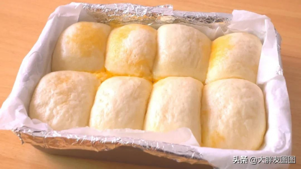 揭秘！奶黃包的家常做法，爆漿流心，軟到捏不住