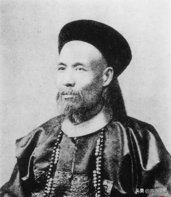 100多年前的晚清社會，慈禧出逃後的寢宮，仍有守衛在看守