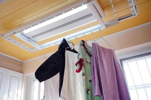 售價1699元，小米上線全新晾衣神器，帶加熱烘乾哦