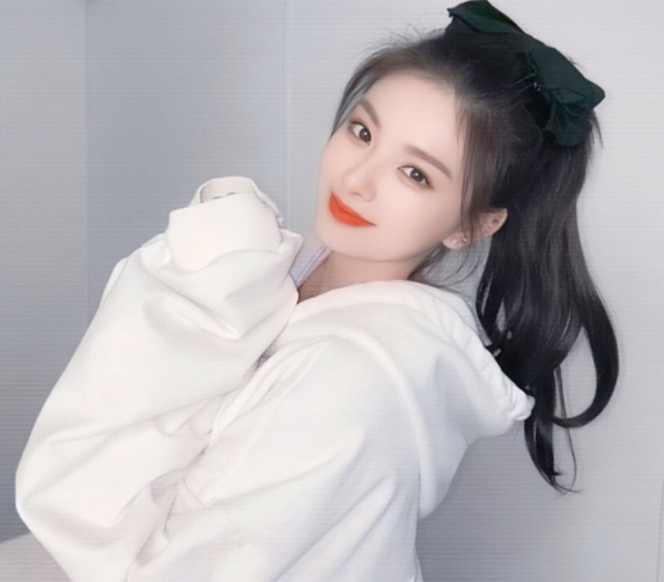 《極挑8》網傳陣容曝光，鄧倫岳雲鵬不常駐，新的女MC是00後女神