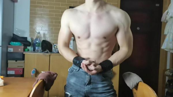 健身愛好者，每天在家如何訓練胸肌的