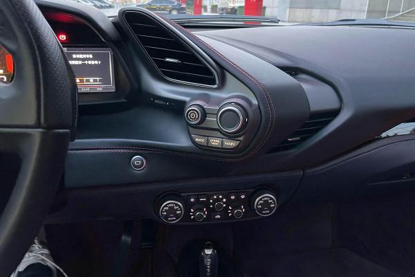 欺軟怕硬，二手法拉利488賣家聲稱原版原漆，檢測後乖乖退還定金