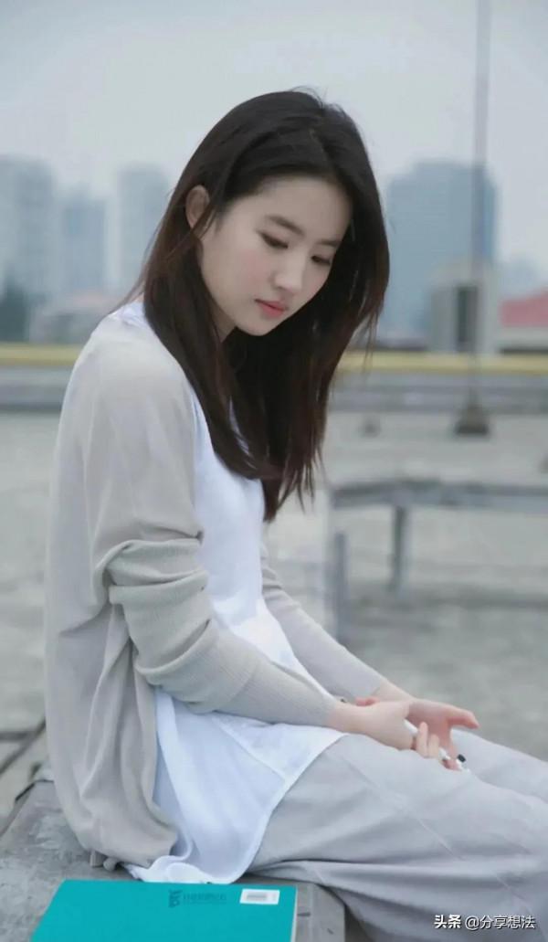 劉亦菲現代裝美圖桌布