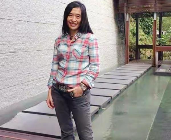 邱毅與前妻的愛與痛,三個小孩,成了邱毅思念前妻的精神依靠 邱毅與前妻的愛與痛,三個小孩,成了邱毅思念前妻的精神依靠