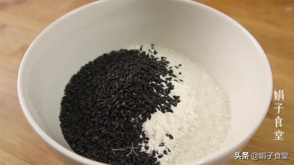 家常快速糖餅，不用發麵，外酥裡軟，香甜可口，涼了也不硬