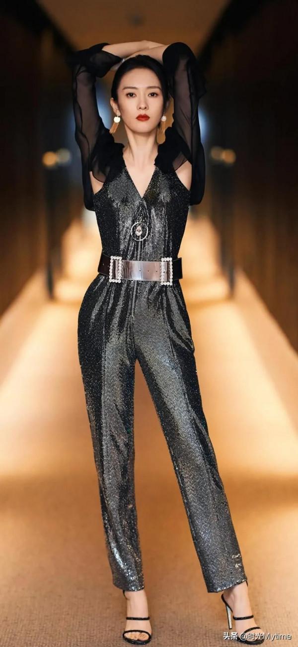 明星桌布:女人味十足的童謠 明星桌布:女人味十足的童謠