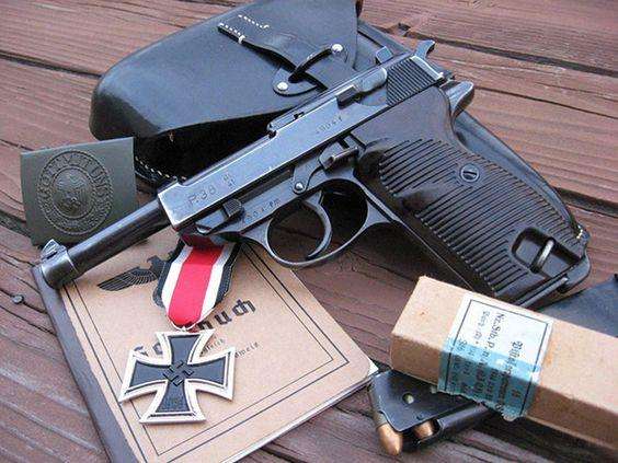 這十把手槍曾是“名將”的配槍，每一把都是軍工的傑作