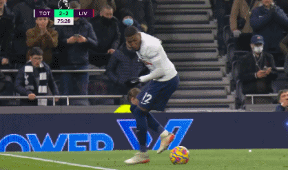 英超一戰4次爭議判罰！紅牌+點球被無視，主裁判雙標激怒克洛普