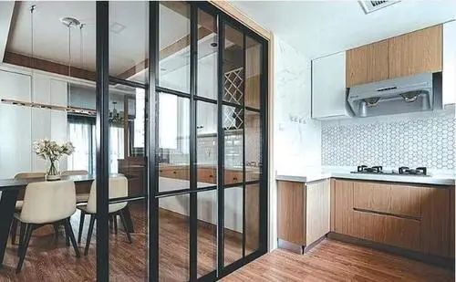 今天情人節，而我，還在向爸媽學習如何才能裝修出一個有愛的家