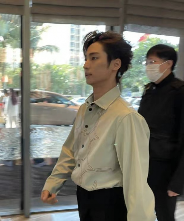 《披荊》成團之夜路透，張智霖黃貫中鬥志昂揚，17位哥哥即將出道