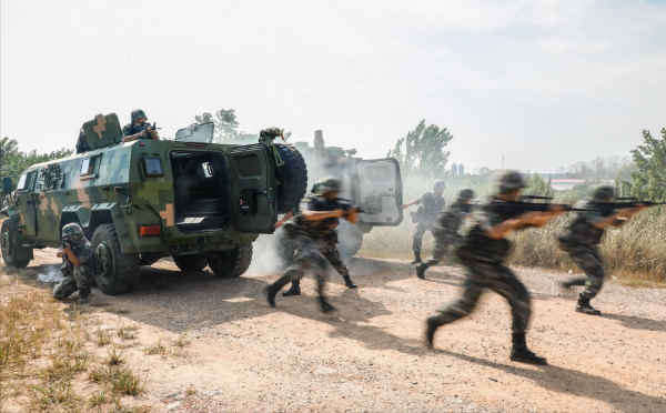 解放軍臨汾旅，火力令美國步兵旅望塵莫及，最強步兵旅名副其實