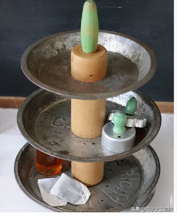 把廢舊的盤子碟子用這個方法摞起來，沒想到收納太強大了