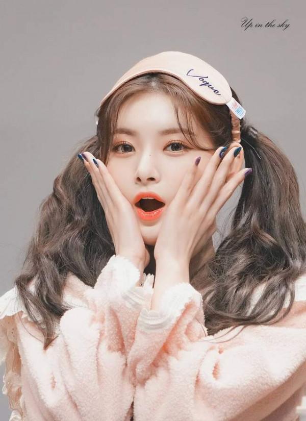 氣節比混圈更重要！王怡人在韓國不肯下跪，李誕去日本拒絕磕頭