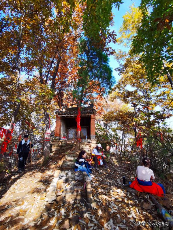 西安驢友最愛爭論的話題：秦嶺這兩座山的紅葉，哪一個更值得去？