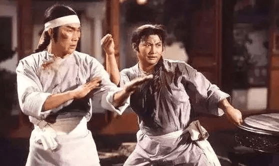 67歲成龍盡顯老態，頭髮稀疏成“空氣劉海”，或將會是退圈之作？