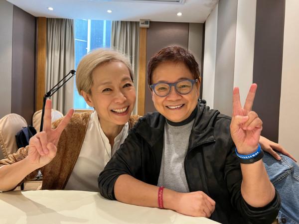 葉童與好友聚餐慶祝入行39週年 一頭金色短髮潮流酷炫