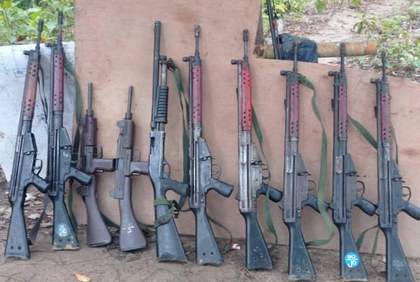 人民保衛軍突襲緬甸警察部隊後，繳獲的武器中還有古董