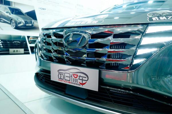 造型前衛 動力先進 智慧提升 有一弱點 北京現代途勝L實拍簡評 造型前衛 動力先進 智慧提升 有一弱點 北京現代途勝L實拍簡評