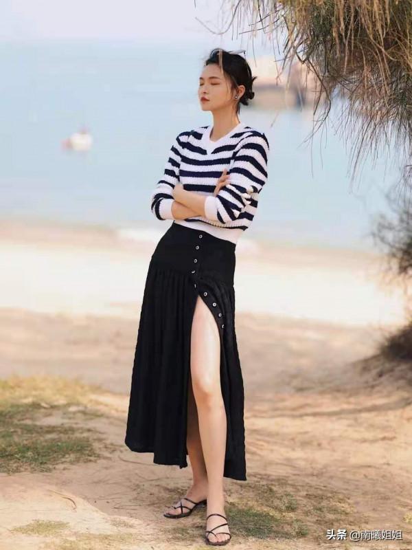 今年流行“穿短不穿長”,這三件下裝正受寵,40歲女人穿時髦減齡 今年流行“穿短不穿長”,這三件下裝正受寵,40歲女人穿時髦減齡