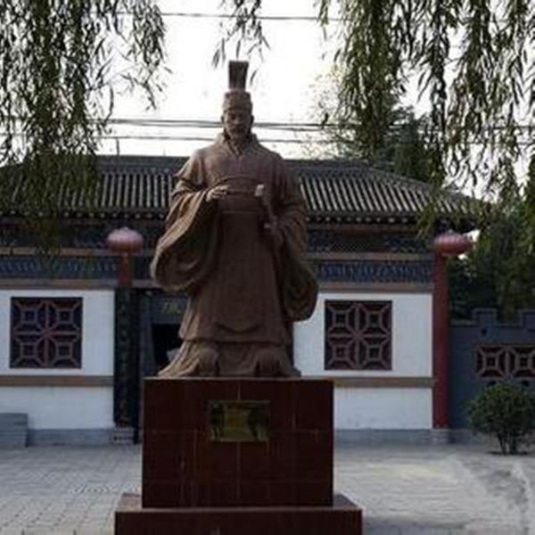 陝西一地寸草不生，專家：底下有大工程，挖開發現是秦始皇祖先墓