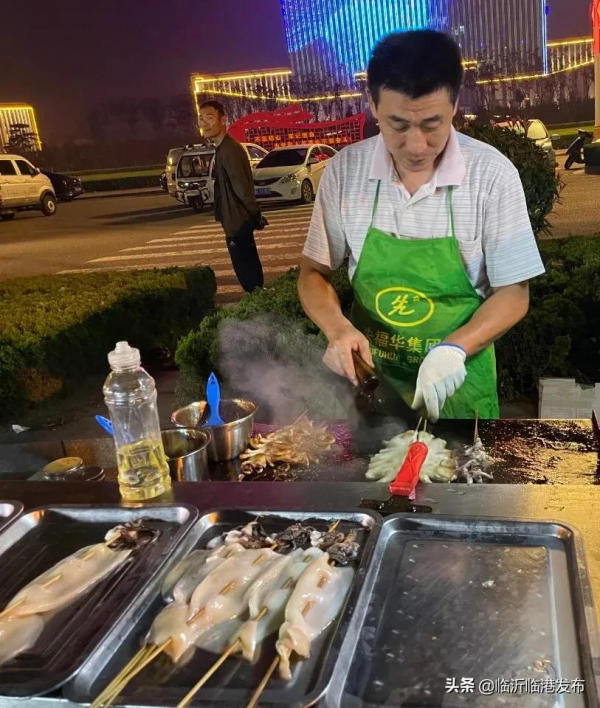 夜晚的臨港,太熱鬧了吧! 夜晚的臨港,太熱鬧了吧!