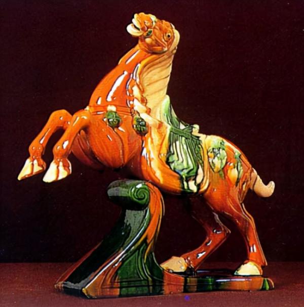 古玩珍品唐三彩,千萬不要擺放在家中!鑑賞即可,免犯大忌 古玩珍品唐三彩,千萬不要擺放在家中!鑑賞即可,免犯大忌