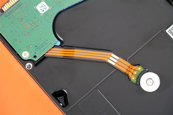 業界首創10碟片工藝之硬碟圖賞 業界首創10碟片工藝之硬碟圖賞