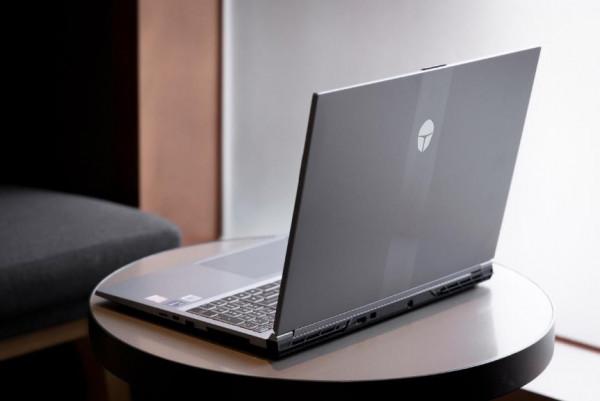 高效能 + 好螢幕就能搞創作？—雷神創作大師評測