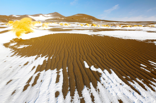 木壘：黃沙白雪 詩畫遠方