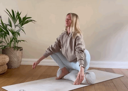 10個最適合女性保養的瑜伽動作，清理盆腔垃圾，讓你好氣色