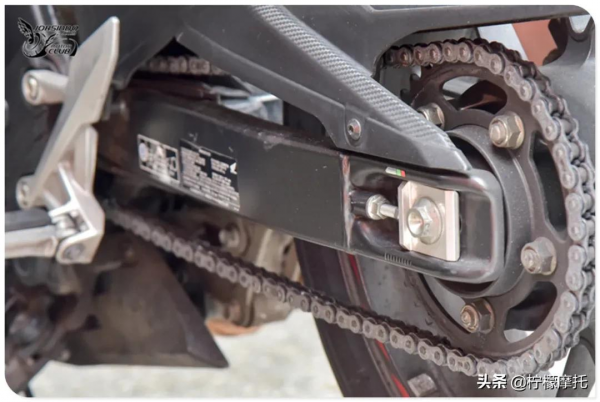 鈴木小鋼炮GSX-R150改後搖臂很簡單？