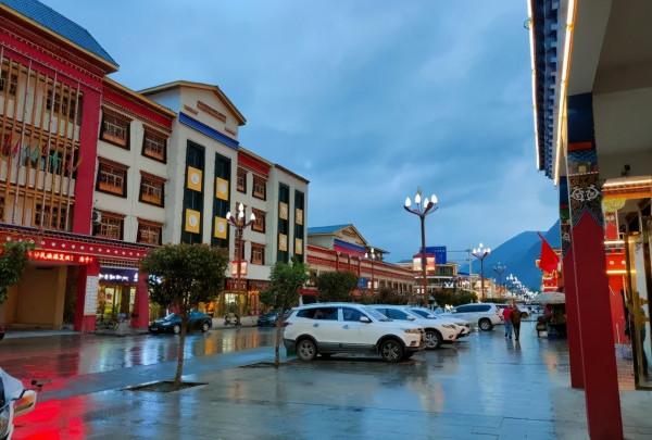 男子騎125摩托用9天時間從連灘西壩開到西藏拉薩，全程4千多公里