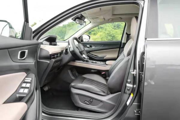 長安CS55PLUS:造型運動,搭載1.5T+7DCT,配置討喜,適合年輕人 長安CS55PLUS:造型運動,搭載1.5T+7DCT,配置討喜,適合年輕人