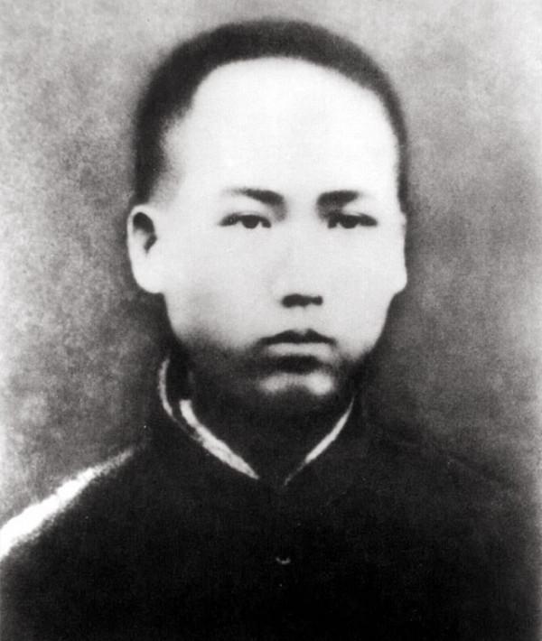 為主席提名澤東，付學費讓其繼續上學，毛主席：八舅父對我有大恩