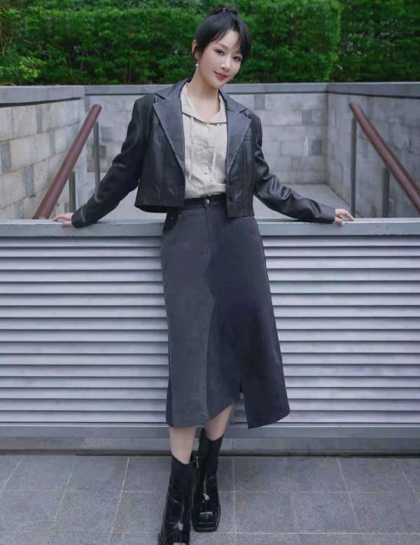 楊紫一改&OpenCurlyDoubleQuote;甜美風&rdquo;穿搭，大膽嘗試短款皮衣秀個性，看著時髦高階