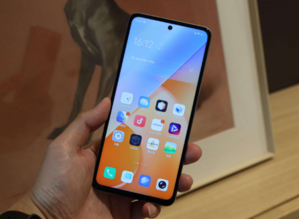 2022春節學生黨換手機，高刷螢幕，大容量電池，3款遊戲首選機型