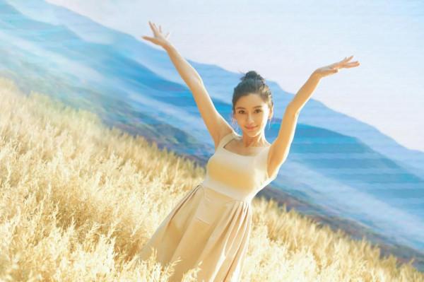 楊穎最新燕麥田大片