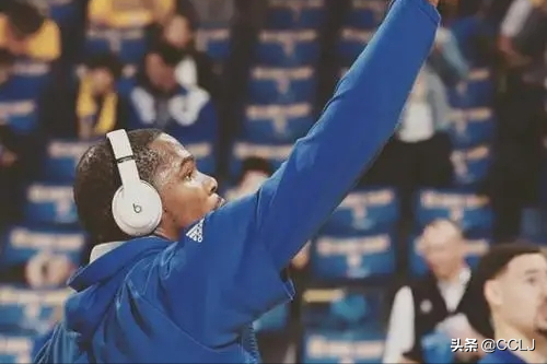 NBA現役東西部各組成一支隊伍打比賽，誰能贏？