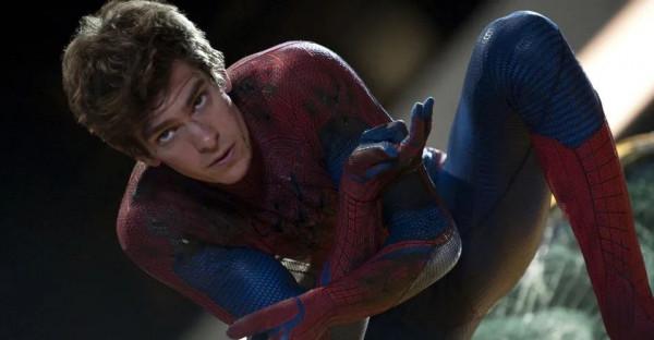 潮流 | YE與Julia約會送一屋子衣服；iPhone 14 Pro據稱為無劉海設計