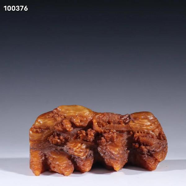 舊藏 壽山石人物故事山子筆架規格：高7cm長12.5cm寬5.5cm重470g