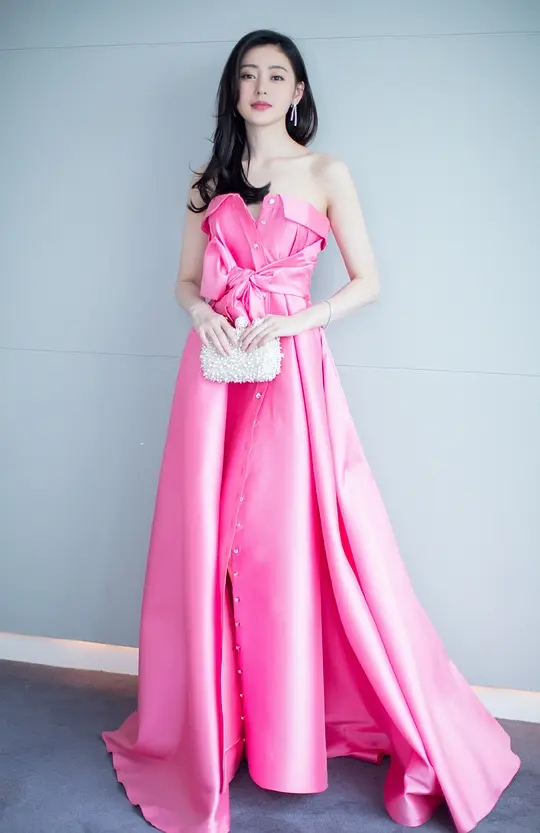 張天愛 明眸皓齒，氣質絕佳