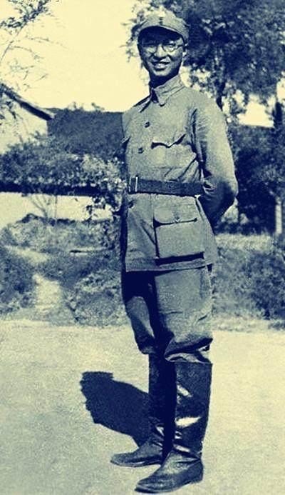 85年陳賡夫人正要上飛機，宋希濂猛然抓住她的手：給陳賡買點紙錢