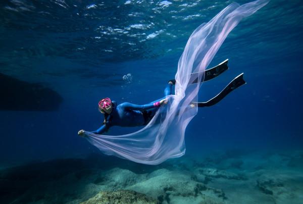 土耳其女潛水員進行潛水訓練 目標打破世界紀錄