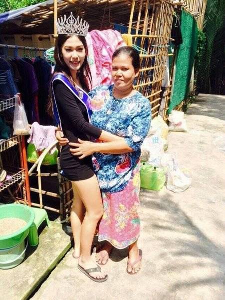 撿垃圾不丟臉！17歲貧民窟女孩勇奪選美冠軍 當街落淚跪謝拾荒母.