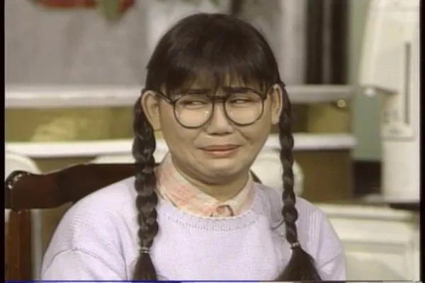 《追妻三人行》播出32年，2位女主雖然至今單身，但卻活出了自我