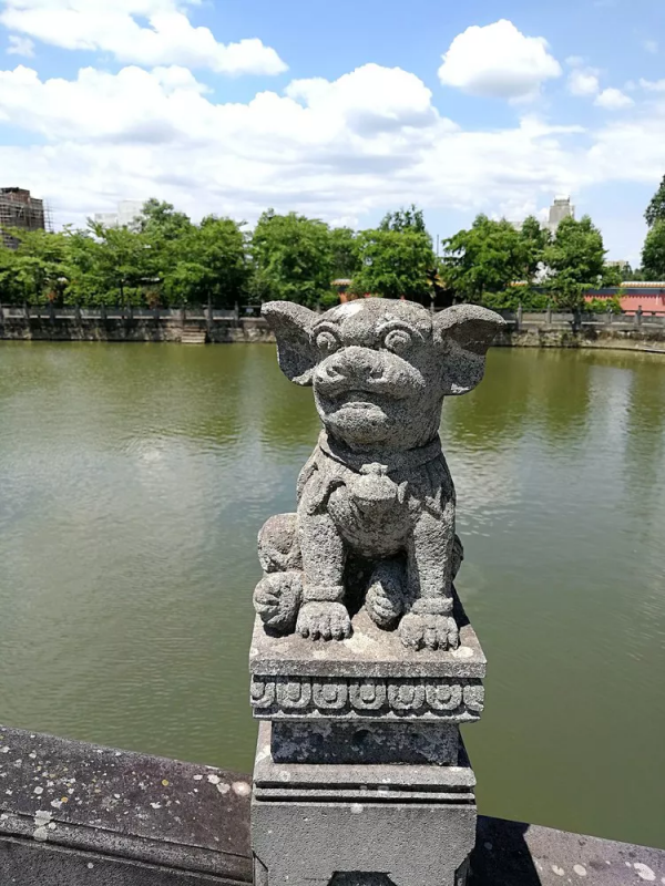雷州有座千年古祠，全國罕見的五代石人石狗