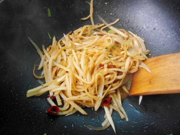 冬天，大魚大肉吃膩了，教你4道素菜做法，清淡營養又健康