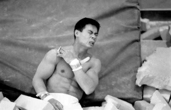 58歲的李寧，面相比67歲的成龍還要老，風光的背後有艱辛有淚水