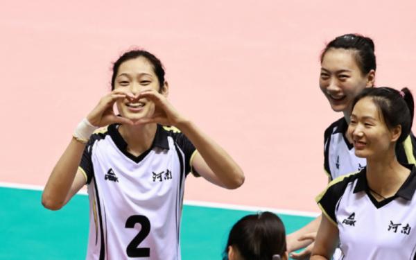 單局25-6！江蘇女排4連勝！張常寧1細節揪心！朱婷愛心互動太溫暖